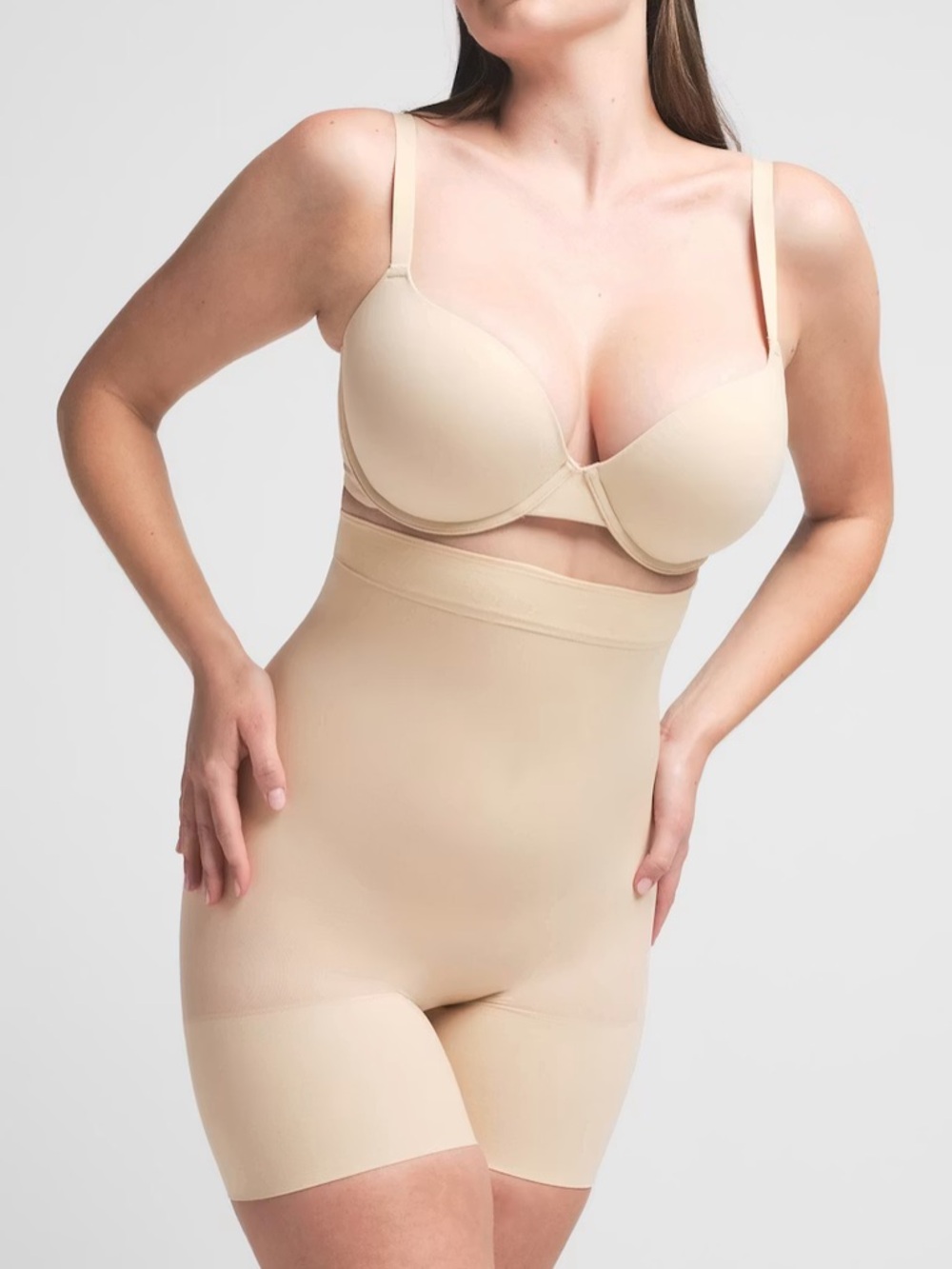 NWOT Skims Sheer Seamless High-Waist Mid Thigh Short Shapewear - Sand/Tan Medium